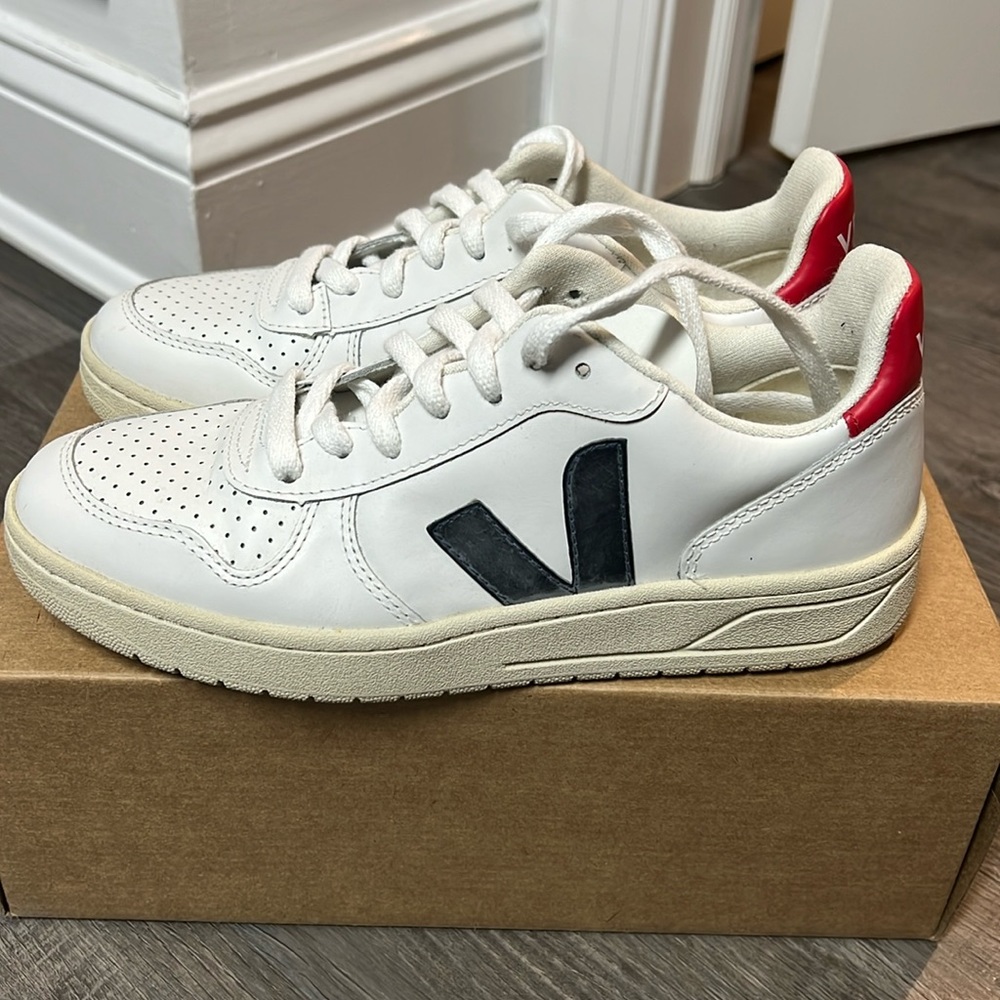 Veja white leather sneaker